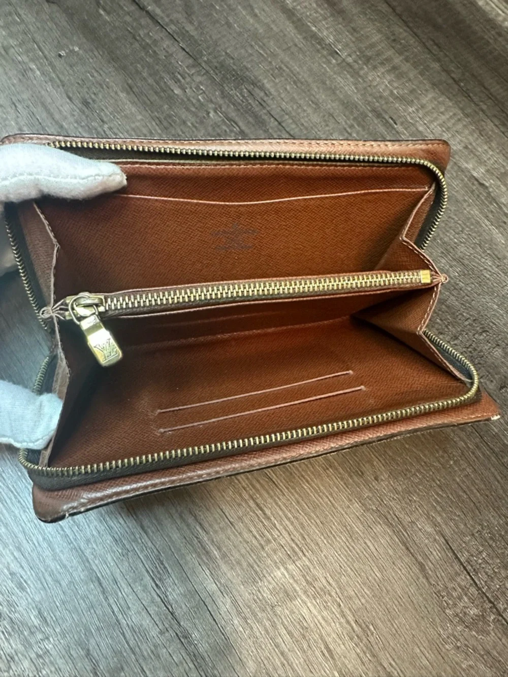 Louis Vuitton Monogram Canvas Zippy Wallet-AS IS
